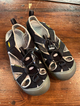 Load image into Gallery viewer, Keen Venice H2 Sandals (Size 7.5)
