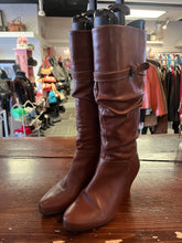 Charger l'image dans la galerie, Aldo Tall Brown Buckle Boots (Size 8.5)
