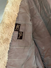 Load image into Gallery viewer, Vintage Sheared Beaver Fur Swing Jacket (Size M/L)
