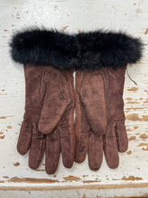 Cargar imagen en el visor de la galería, Brown Pigskin Wool Lined &amp; Fur Trim Leather Gloves (Size 6.5)
