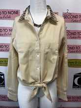 Cargar imagen en el visor de la galería, 100% Cotton Top With Embroidered Collar &amp; Tie Waist
