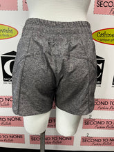 Charger l'image dans la galerie, Lululemon Grey Marl Running Shorts (Size 2)
