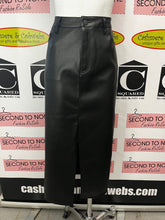 Charger l'image dans la galerie, Ricki’s Faux Leather Midi Skirt (Size 10)
