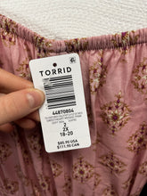 Charger l'image dans la galerie, NWT Torrid Boho Cut Out Floral Dress (Size 2X/Torrid 2)
