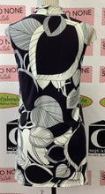 Load image into Gallery viewer, CLEO Leaf Tunic Top (S)
