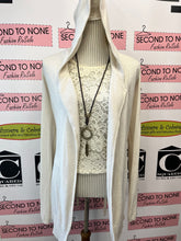 Load image into Gallery viewer, Guess Short-Sleeve Lace Top (Size S)
