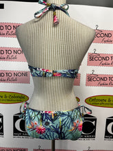 Load image into Gallery viewer, La Vie En Rose Floral Ruffle Bikini (Size L)
