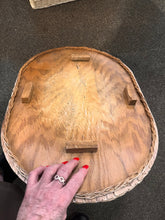 Charger l'image dans la galerie, Vintage Wicker Elephant Tray Table
