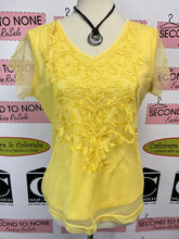 Load image into Gallery viewer, Cleo Petites Yellow-Embroidered Tee (Size L)
