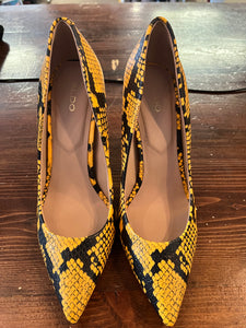 Aldo Yellow Snakeskin Heels (Size 8)