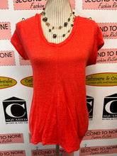 Load image into Gallery viewer, Coral Linen T-Shirt (Size M)
