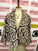 Load image into Gallery viewer, Textured Diamond-Pattern Jacket (Size L)
