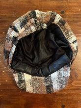Cargar imagen en el visor de la galería, Brown Plaid Newsboy Cap (One Size)

