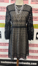 Cargar imagen en el visor de la galería, J.Crew Black Eyelet Dress (Size 14)

