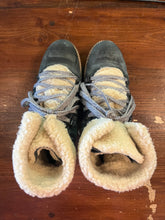 Charger l'image dans la galerie, Ron White Lace Up Shearling Winter Boots (Size 38.5)
