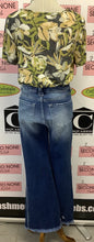 Load image into Gallery viewer, Maurices Frayed Bell Bottom Jeans (Size 28)
