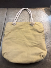 Cargar imagen en el visor de la galería, Chrysanthemum Canvas Tote Bag
