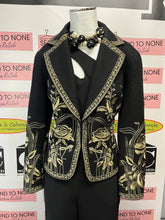Charger l'image dans la galerie, Black &amp; Gold Embroidered Rose Jacket (Size S/M)
