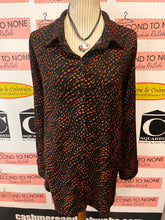 Load image into Gallery viewer, Pennington's Black &amp; Red Print Tunic (Size 1X)
