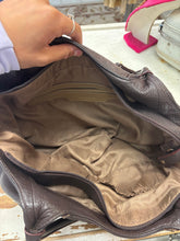 Charger l'image dans la galerie, Isaac Mizrahi Brown Genuine Leather Purse
