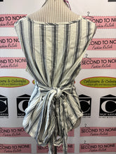 Charger l'image dans la galerie, Who What Wear Striped Belted Top (Size XL)
