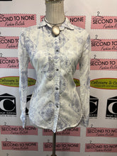 Cargar imagen en el visor de la galería, Standard Grace Long Button Up (Size XS)
