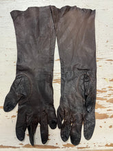 Load image into Gallery viewer, Vintage Dark Brown Leather Gloves (Size S)
