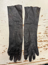Load image into Gallery viewer, Dark Brown Studded Leather Gloves (Size 7)
