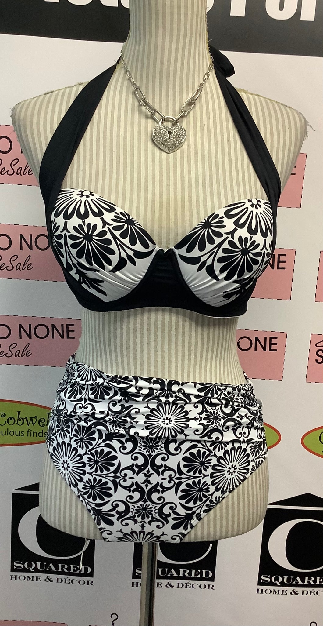 La Vie En Rose Halter Bikini (Size M)