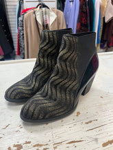 Load image into Gallery viewer, Gold &amp; Black Pull On Ankle Boots (Size 6/EU 37)
