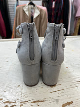 Load image into Gallery viewer, Nine West Grey Bungee Mary Jane Heels (Size 5.5)

