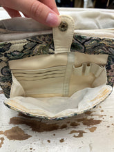 Load image into Gallery viewer, Vintage Embroidered Crossbody Purse
