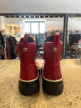 Load image into Gallery viewer, Wind River Red Rain Boots (Size 8)
