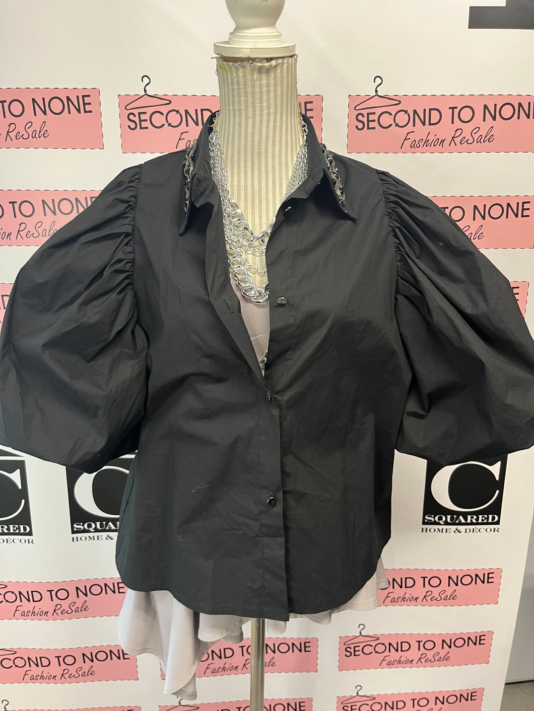 NWT Puffy-Sleeve Top (Size M)