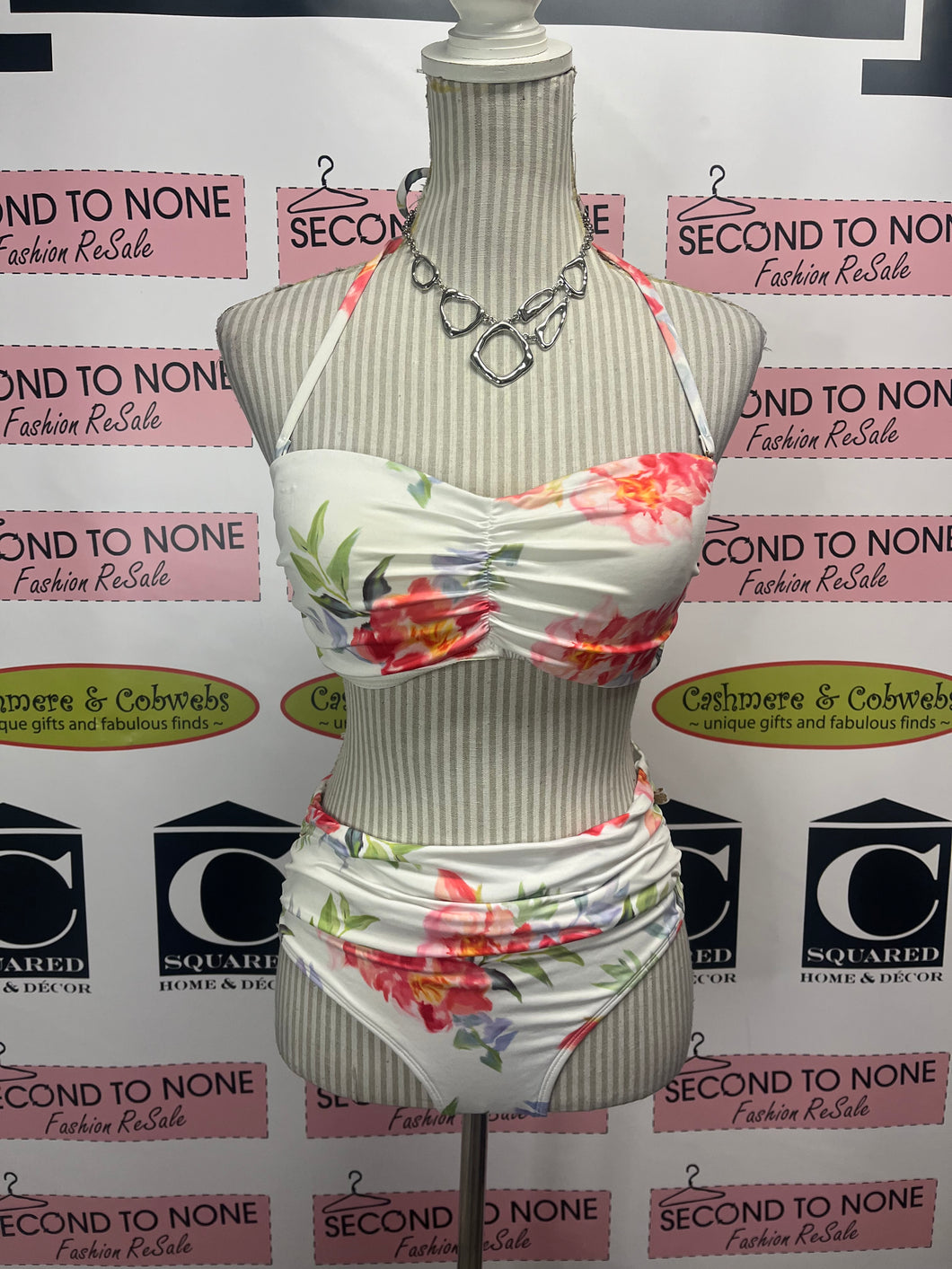 La Vie En Rose White Floral Bikini (Size M/L)