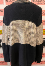 Charger l'image dans la galerie, Two Tone Knit Fringe Sweater (Size L/XL)
