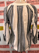 Load image into Gallery viewer, B&amp;W Pattern Stripe Lightweight Top (Size XS)
