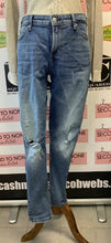 Load image into Gallery viewer, Calvin Klein Mid Rise Slim Jeans (Size 30)
