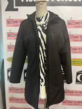 Load image into Gallery viewer, Bass Fleece-Lined All-Weather Coat (Size M)
