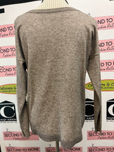 Load image into Gallery viewer, Glitter-Edge Soft Sweater (Size S/M)
