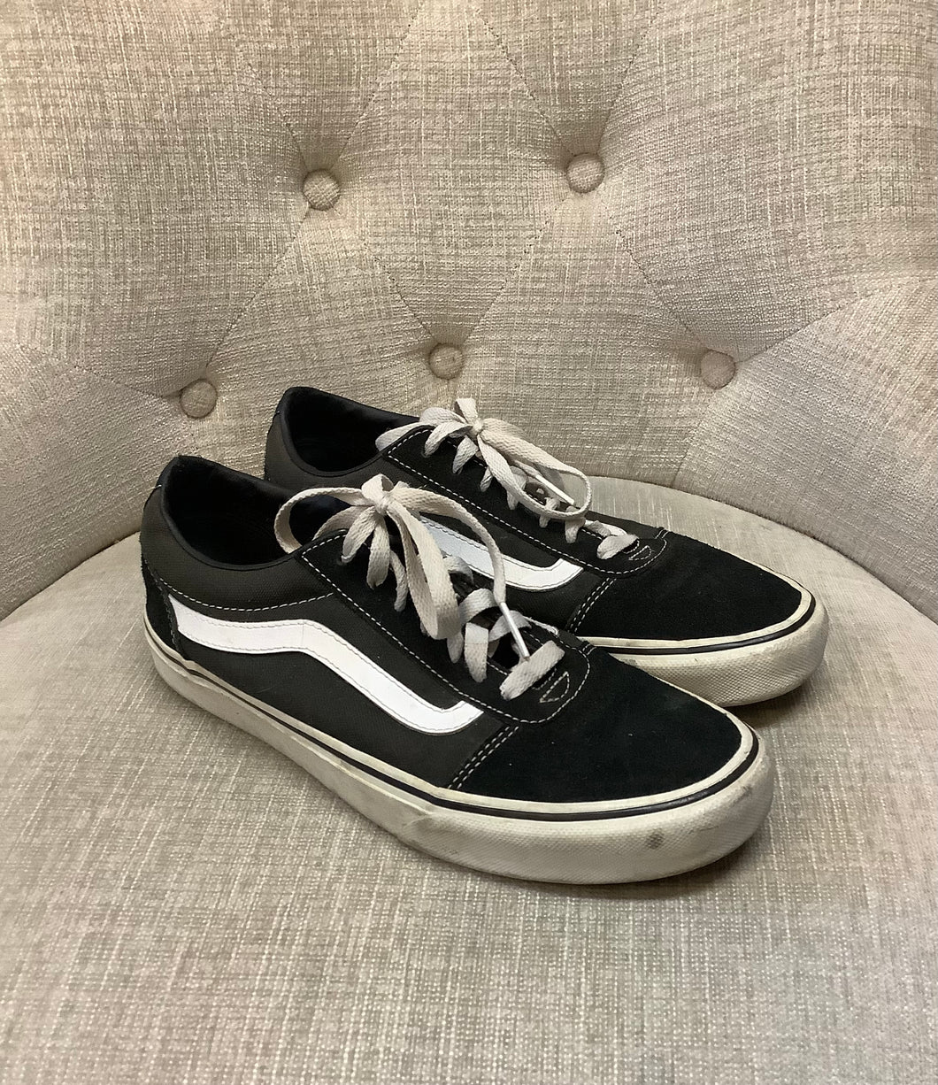 Vans Black & White Skate Shoes (Size 9.5)