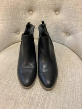 Load image into Gallery viewer, Dr. Scholl’s Ankle Boots (Size 6.5)
