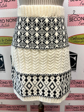 Load image into Gallery viewer, Chunky Knit Skirt (Size L)
