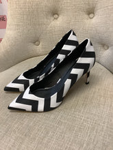 Load image into Gallery viewer, ASOS Black &amp; White Chevron Pumps (Size 7)
