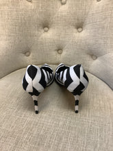 Load image into Gallery viewer, ASOS Black &amp; White Chevron Pumps (Size 7)
