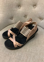Load image into Gallery viewer, Skechers Memory Foam Sandals (Size 8)
