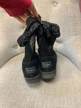 Load image into Gallery viewer, Skechers Fold Over Buckle Boots (Size 7)
