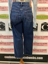 Load image into Gallery viewer, Levi Dark Wash Boyfriend Jeans (Size 16W)
