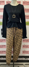 Load image into Gallery viewer, GAP Black Gathered Top (XL)
