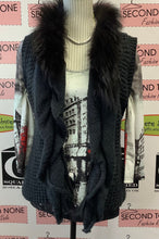 Load image into Gallery viewer, Faux Fur Trimmed Knit Cardi Vest (M/L)
